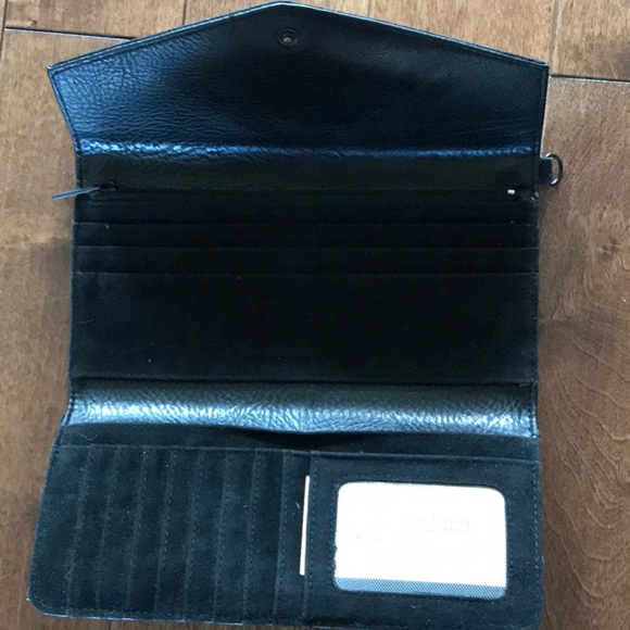 Matt & Nat Vegan Leather Wallet - Picture 4 of 8